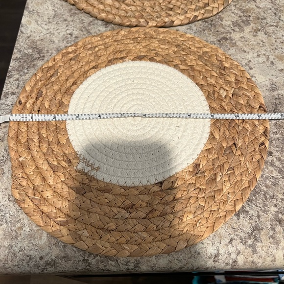 Wicker placemats four - Picture 3 of 3